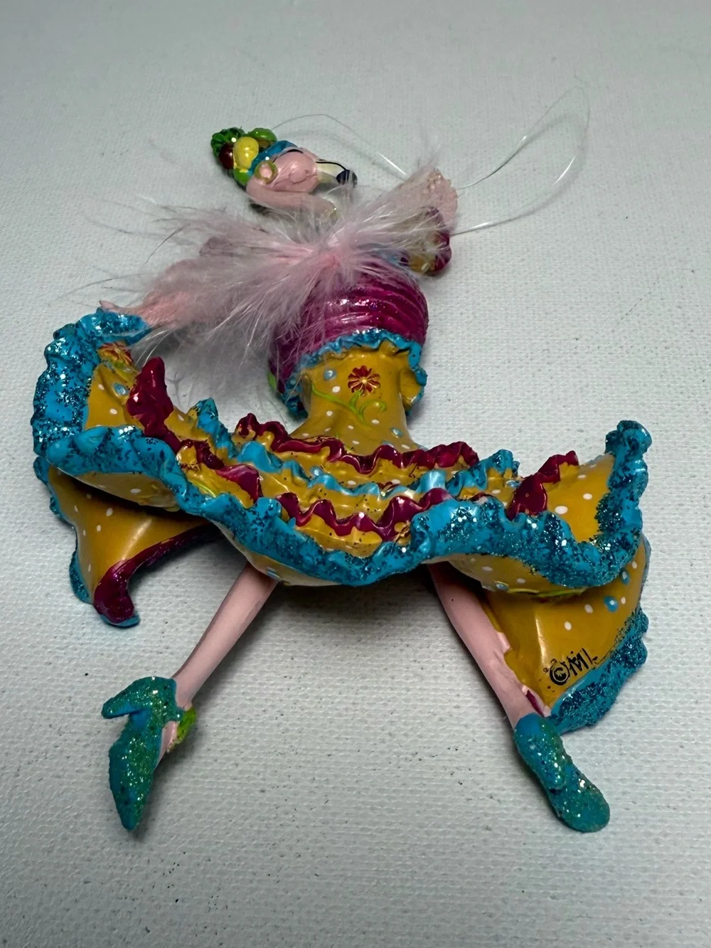 Flirty Feathers 